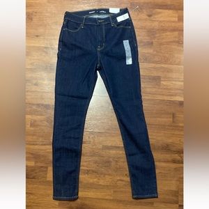 NWT Old Navy high rise super skinny dark wash jeans women’s size 6